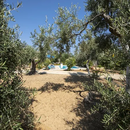 Сasa de vacaciones Spacious With Jacuzzi In Sfakaki *