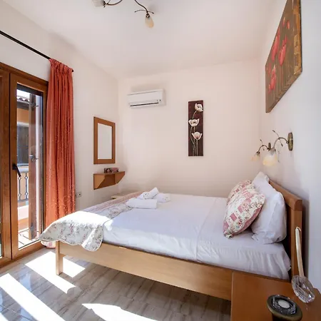 Spacious With Jacuzzi In Sfakaki Сasa de vacaciones *