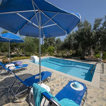 Сasa de vacaciones Spacious With Jacuzzi In Sfakaki Pangalochori