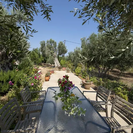 Spacious With Jacuzzi In Sfakaki * Pangalochori